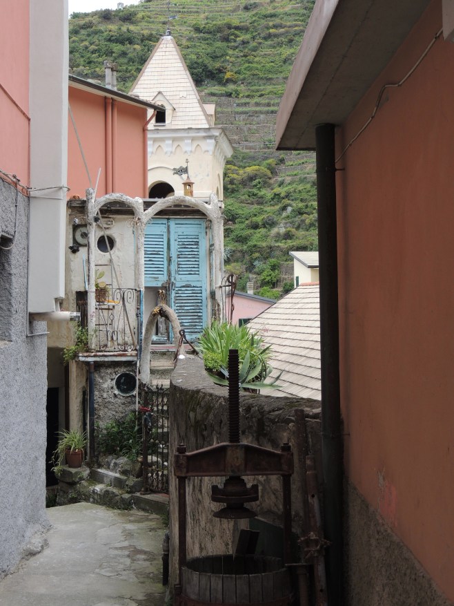 The walk to our apartment at La Toretta