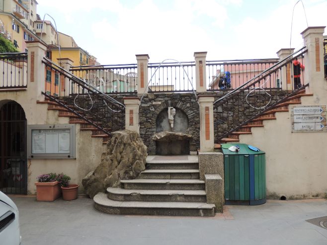 Steps to Middle Piazza, Manarola