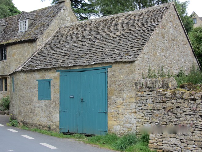 I Love the Color of This Barn Door!
