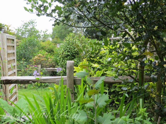 A Look Over the Fence, 1 Herrings Cottage, Warninglid