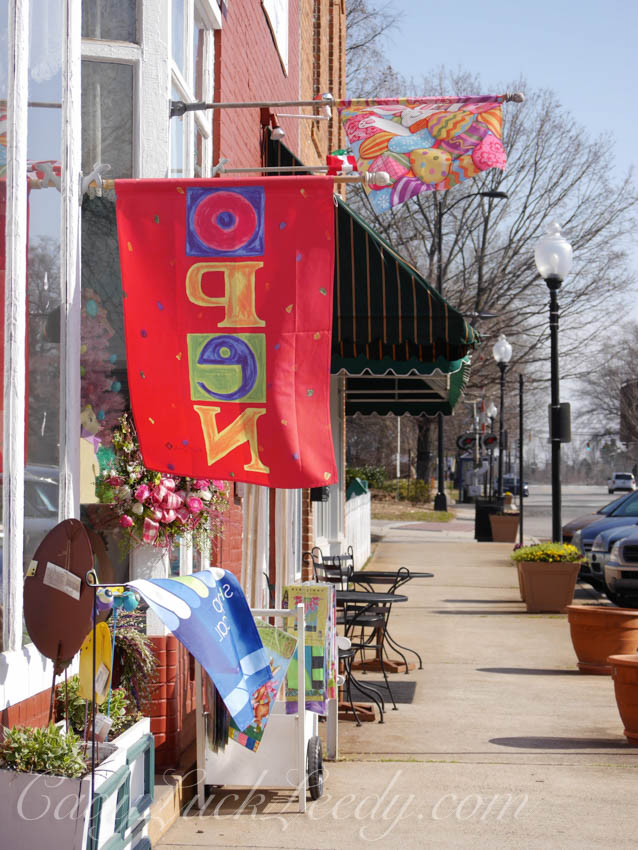 Box Shaped Store Fronts in Mathews, NC