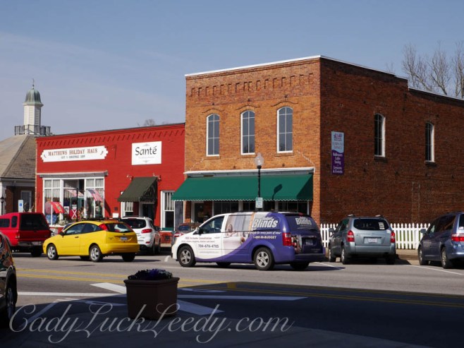 Box Shaped Store Fronts in Mathews, NC